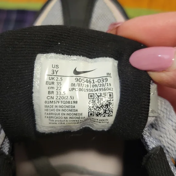 ❌️SOLD❌️ Girls Nike Air Max 95s Lilac, Grey, and Black Size 3 Youth - Picture 13 of 16